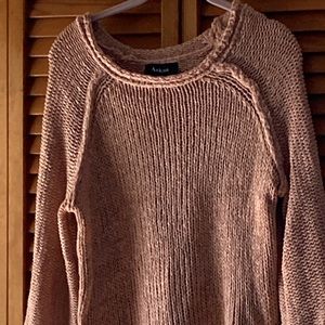 Women’s VICI lightweight sweater small. Apricot color